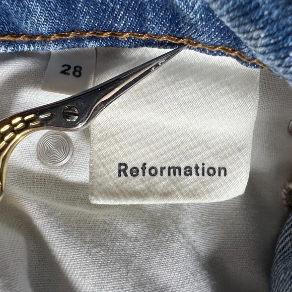 Reformation Cynthia Button Fly Distressed Jean Size 28 - Picture 6 of 7